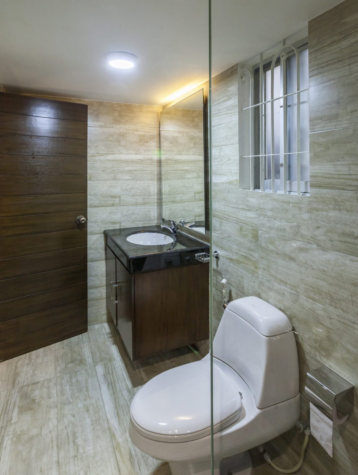 Kitchen and Toilet Interior EURHYTHMY